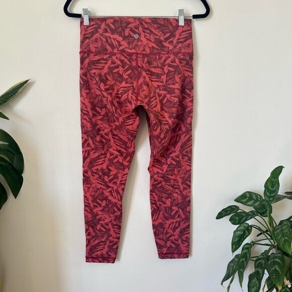 Lululemon Wunder Under High Rise 25 Luxtreme Red Leggings Size 10 - Picture 5 of 7